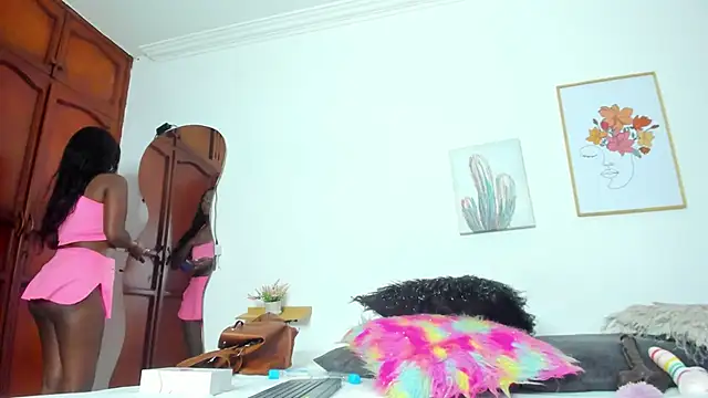 naomy 68 online show from 02/25/25, 07:58