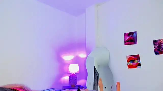 naomy 68 online show from 10/17/25, 03:42