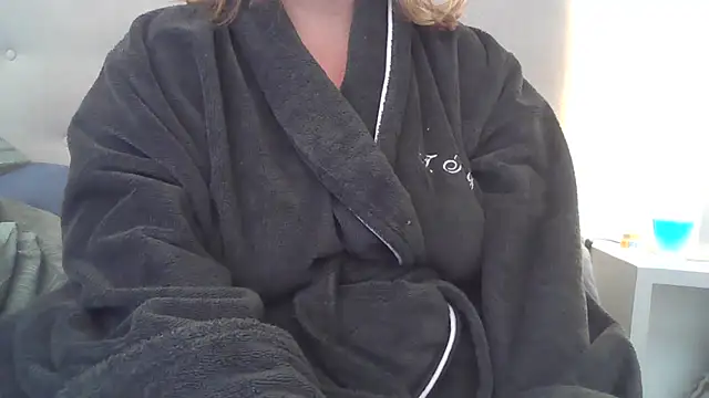 sizha6 online show from 09/30/25, 09:36