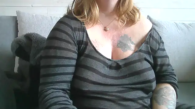 sizha6 online show from 10/21/25, 10:38