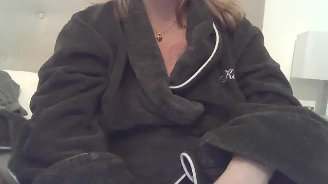 sizha6 online show from 11/28/25, 09:45