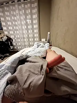 Snapshot of DerechteJunge chatting on 02/22/25, 04:40 DerechteJunge online show from 02/22/25, 04:40