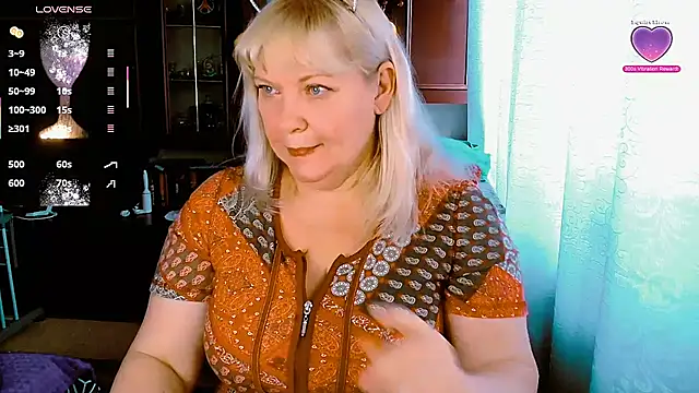 FlowerButterf online show from 12/15/25, 07:12