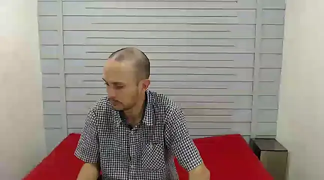 Snapshot of JhonTorres018 chatting on 02/21/25, 07:10 JhonTorres018 online show from 02/21/25, 07:10