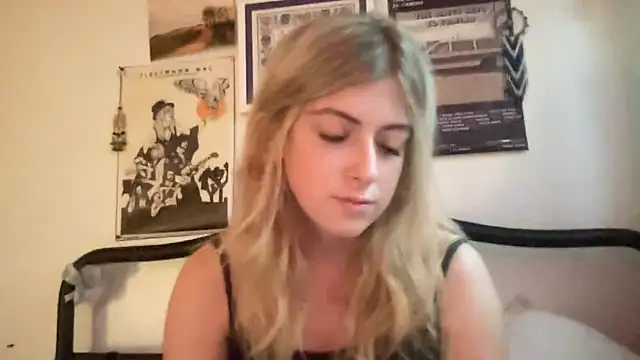 sinfulblonde1 online show from 02/18/25, 10:58