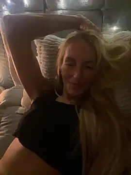 Fiery Blonde LexiX online show from 10/30/25, 11:05