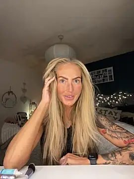 Fiery Blonde LexiX online show from 11/02/25, 05:26