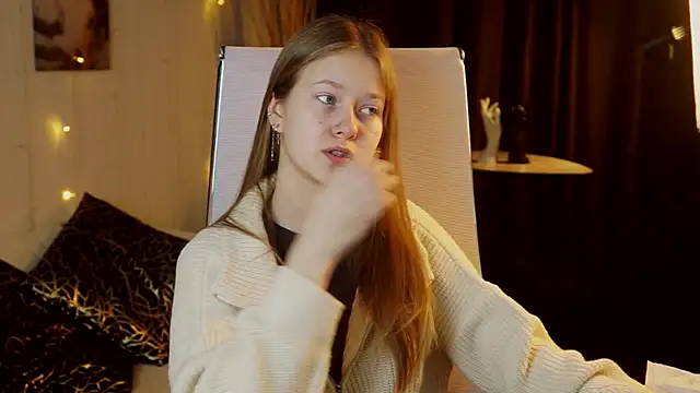 EveMundie online show from 12/17/25, 07:47