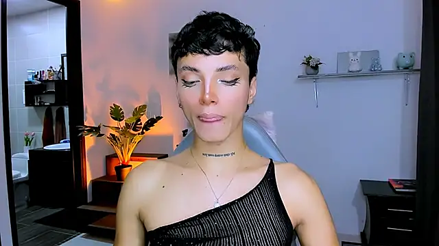 Snapshot of nilam_valker chatting on 10/12/25, 12:20 nilam valker online show from 10/12/25, 12:20