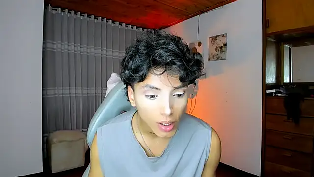 nilam valker online show from 04/25/26, 11:02