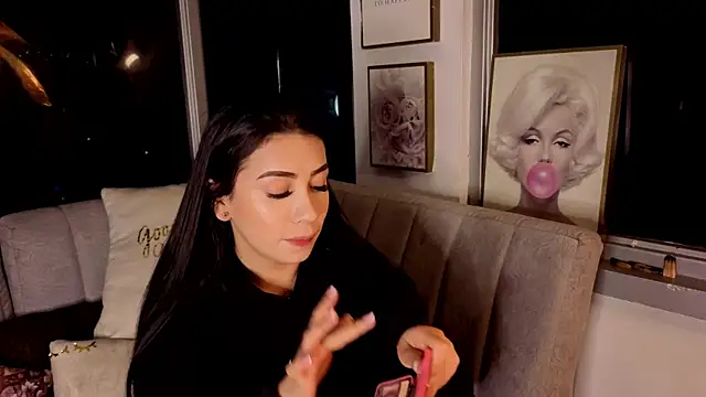 Ivanna West online show from 12/17/25, 10:10