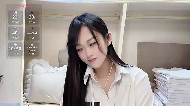 Snapshot of yueyue2003 chatting on 07/26/26, 12:23 yueyue2003 online show from 07/26/26, 12:23