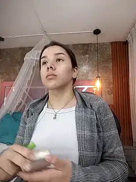 EmmaSulivan online show from 10/01/25, 12:00