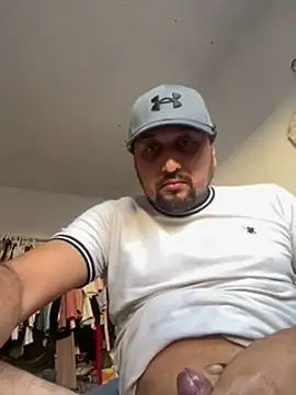 ed-hardy87 online show from 03/22/25, 02:48