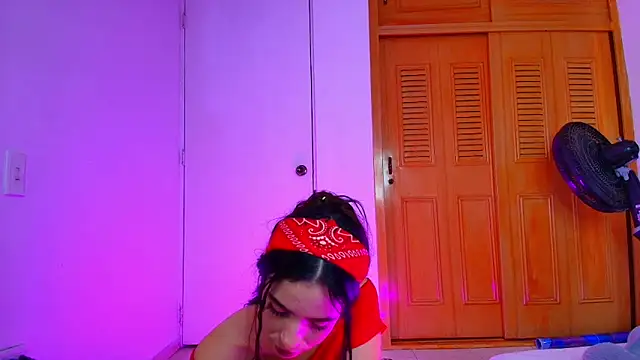 Peach Rose  online show from 03/03/25, 10:10