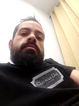 guccititi online show from 11/11/25, 09:09