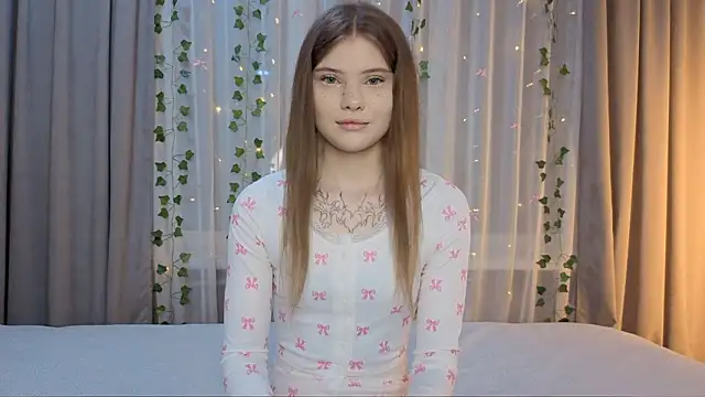 CarolinePepper online show from 03/25/26, 01:50