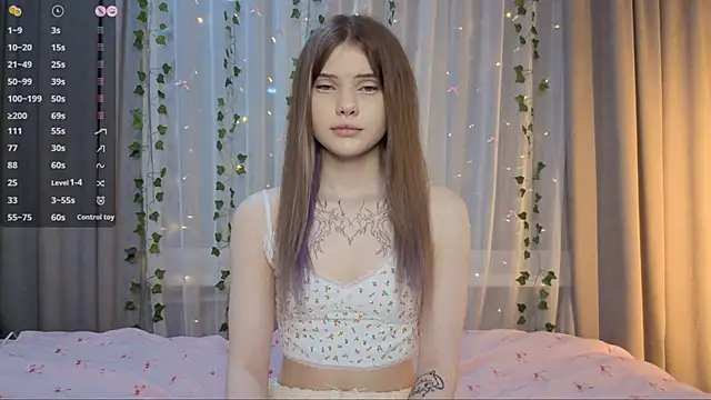 CarolinePepper online show from 04/15/26, 07:58