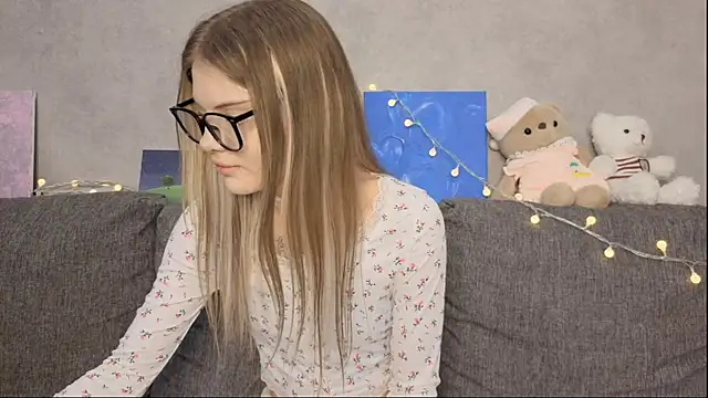 CarolinePepper online show from 06/03/26, 01:25