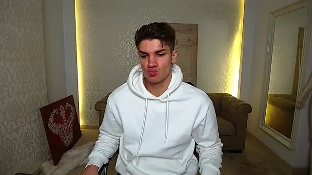 MaxKaiden online show from 09/30/25, 04:50