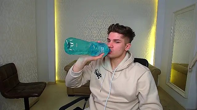 MaxKaiden online show from 02/09/26, 05:33