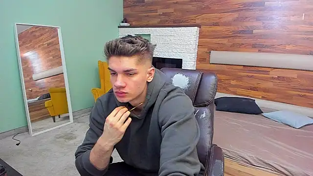 MaxKaiden online show from 03/09/26, 05:22