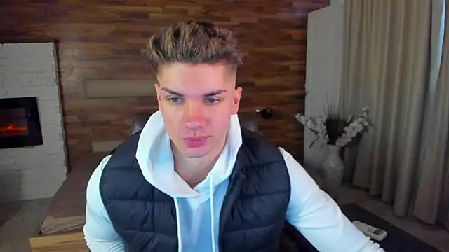 MaxKaiden online show from 03/13/26, 06:31