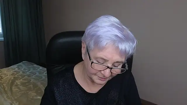 Sandra Snowflake online show from 02/17/25, 01:42