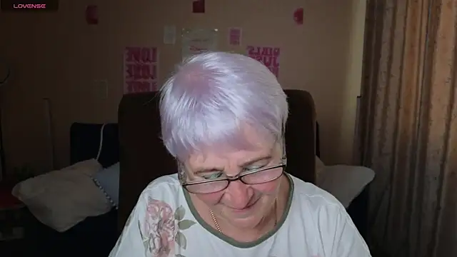Snapshot of Sandra_Snowflake chatting on 05/07/26, 12:10 Sandra Snowflake online show from 05/07/26, 12:10