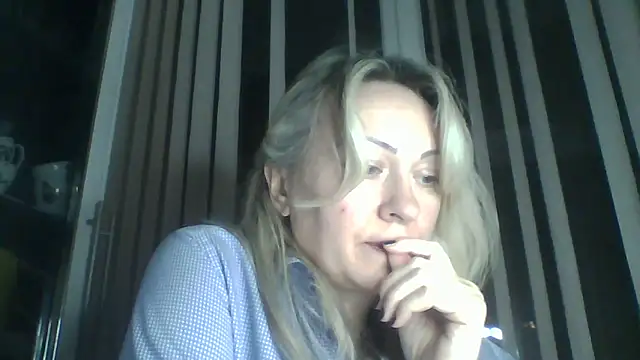Snapshot of Mary888x chatting on 03/06/25, 08:27 Mary888x online show from 03/06/25, 08:27
