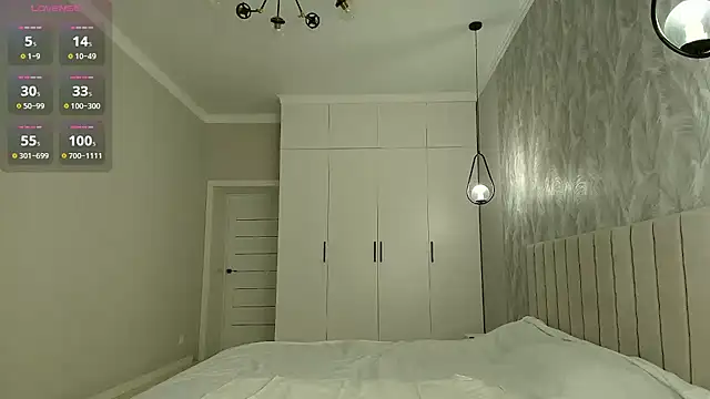 Snapshot of minamoons chatting on 03/09/25, 12:10 minamoons online show from 03/09/25, 12:10