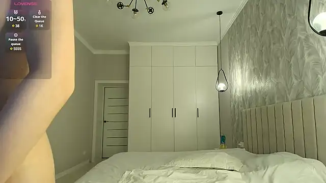 Snapshot of minamoons chatting on 03/16/25, 11:25 minamoons online show from 03/16/25, 11:25