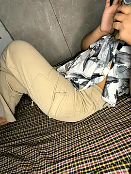 Sassy-soumu online show from 11/12/25, 08:08