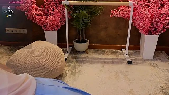 aishiro online show from 02/24/25, 01:10