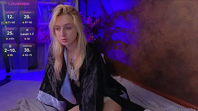 aishiro online show from 09/17/25, 06:26