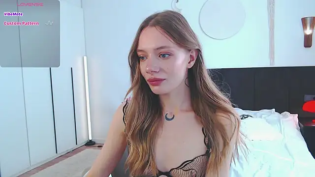 LunaticaBae online show from 03/31/26, 03:08