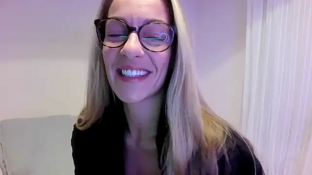 Edenfox- online show from 10/24/25, 10:06