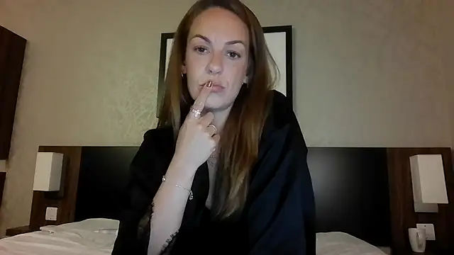Snapshot of Edenfox- chatting on 05/08/26, 09:09 Edenfox- online show from 05/08/26, 09:09