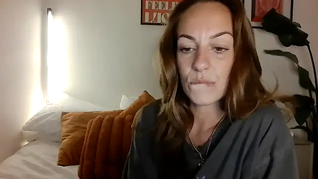 Snapshot of Edenfox- chatting on 07/31/26, 10:53 Edenfox- online show from 07/31/26, 10:53