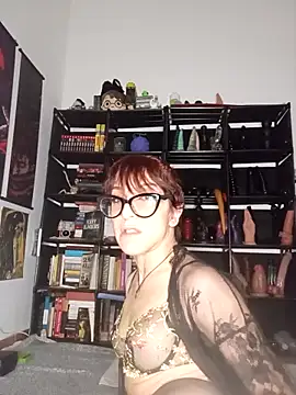 MirianaB online show from 12/16/25, 07:52