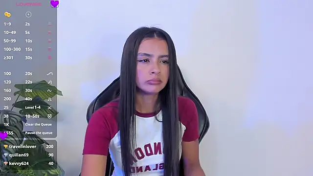 Snapshot of katia_foxxx_ chatting on 03/11/25, 08:20 katia foxxx online show from 03/11/25, 08:20