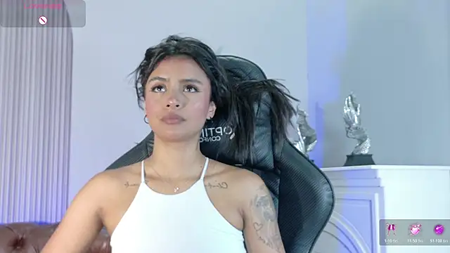 Snapshot of katia_foxxx_ chatting on 07/08/26, 05:39 katia foxxx online show from 07/08/26, 05:39