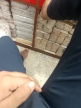 Snapshot of robis12314 chatting on 11/08/25, 01:55 robis12314 online show from 11/08/25, 01:55