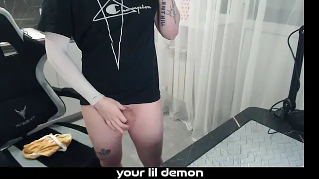 Snapshot of yourlildemon chatting on 02/21/26, 06:31 yourlildemon online show from 02/21/26, 06:31