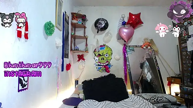 Snapshot of purplekattlyn chatting on 03/05/25, 11:05 purplekattlyn online show from 03/05/25, 11:05