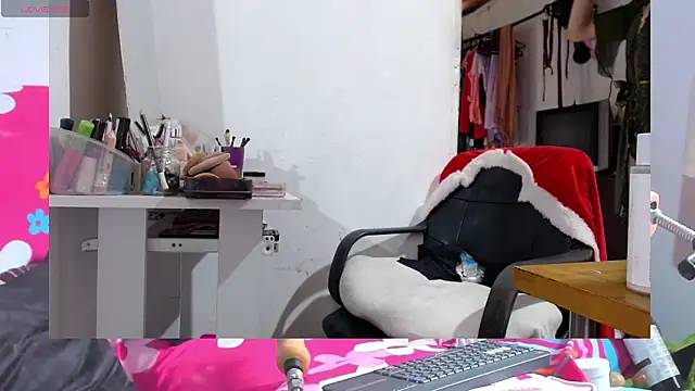 afroditacute15 online show from 02/13/26, 05:42