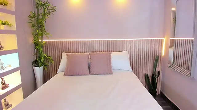 GeorginaReyes online show from 12/14/25, 05:29