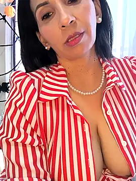 Mrsvictoriaaa online show from 10/28/25, 07:27