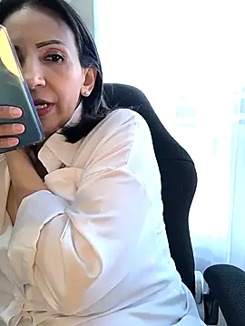 Mrsvictoriaaa online show from 04/10/26, 07:29