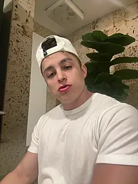 Snapshot of jalejoc1 chatting on 03/04/25, 01:45 jalejoc1 online show from 03/04/25, 01:45